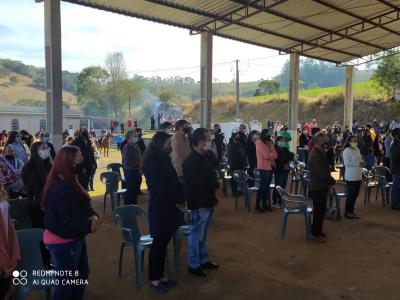 Devotos participaram da 1Âª CelebraÃ§Ã£o da Santa Missa da Festa em Louvor ao Bom Jesus em Linha Nova 